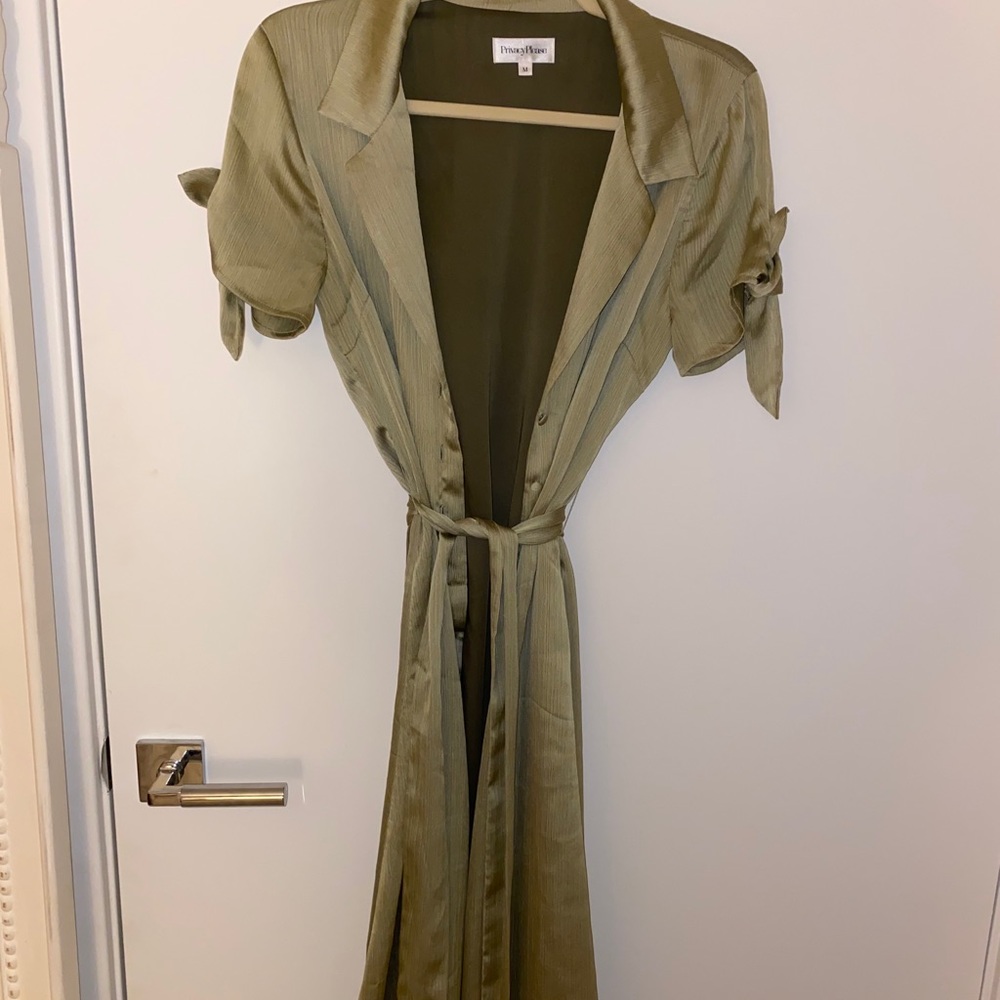 Privacy Please Sage Midi Dress - Picture 3 of 4